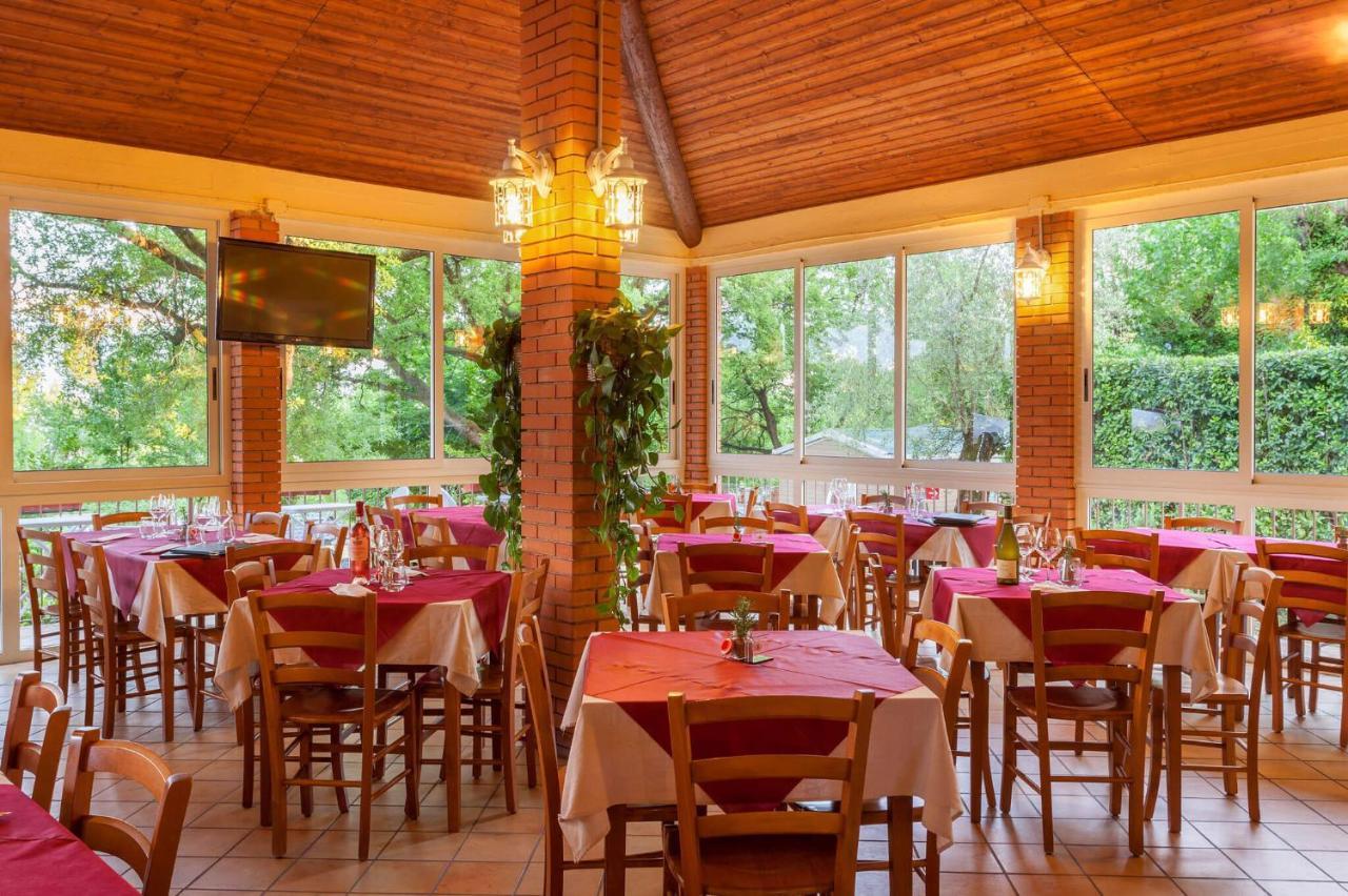 Camping Piantelle Moniga del Garda Exterior foto